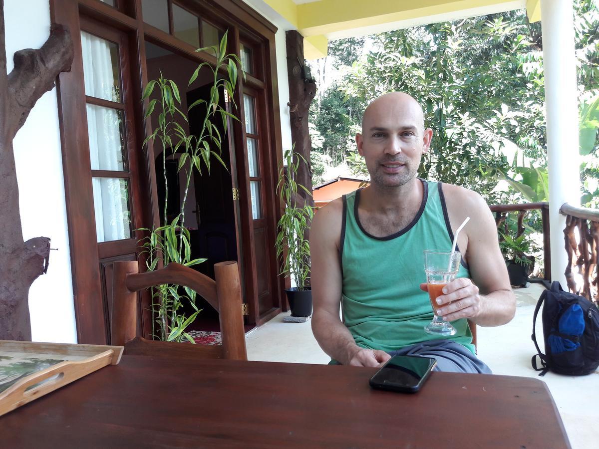 La Rochelle Bed & Breakfast Ella Bagian luar foto